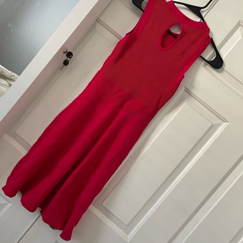 Dress - Picture 2 of 3
